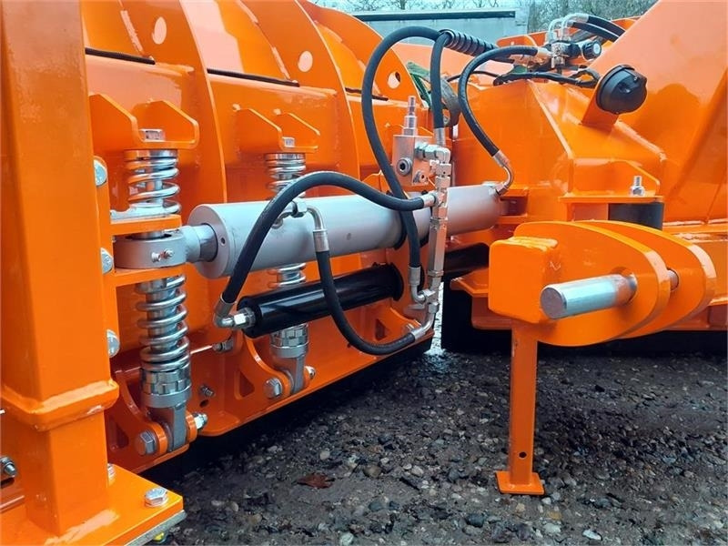 Inter-Tech 3,60 meters Proff - Отвал для снега для Сельскохозяйственной техники: фото 4 Inter-Tech 3,60 meters Proff - Отвал для снега для Сельскохозяйственной техники: фото 4