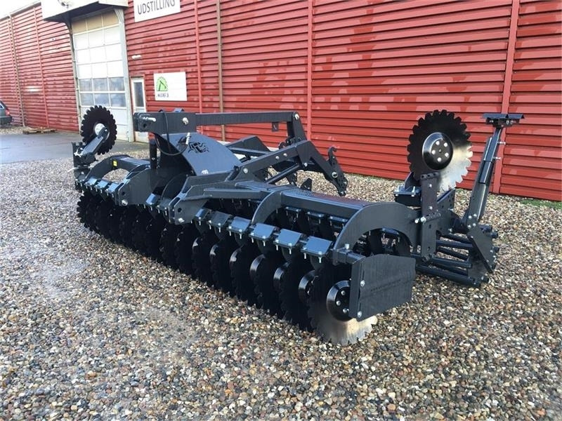 J-Maskiner IT-4000 med hydraulisk lift - Дисковая борона: фото 2 J-Maskiner IT-4000 med hydraulisk lift - Дисковая борона: фото 2