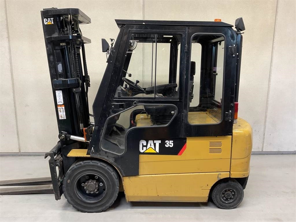 CAT EP35K-PAC - Электропогрузчик: фото 3 CAT EP35K-PAC - Электропогрузчик: фото 3