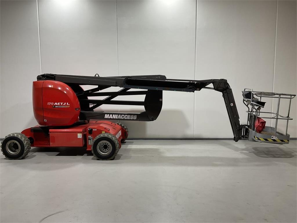 Manitou 170AETJL BIE - Ножничный подъемник: фото 3 Manitou 170AETJL BIE - Ножничный подъемник: фото 3