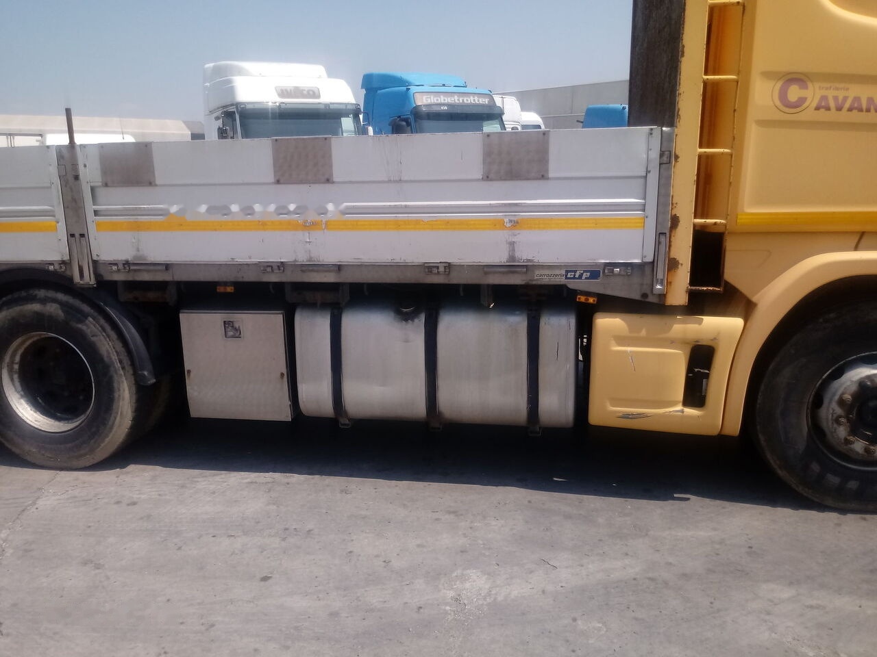Scania 124 LB 420 - Грузовик бортовой/ Платформа: фото 3 Scania 124 LB 420 - Грузовик бортовой/ Платформа: фото 3