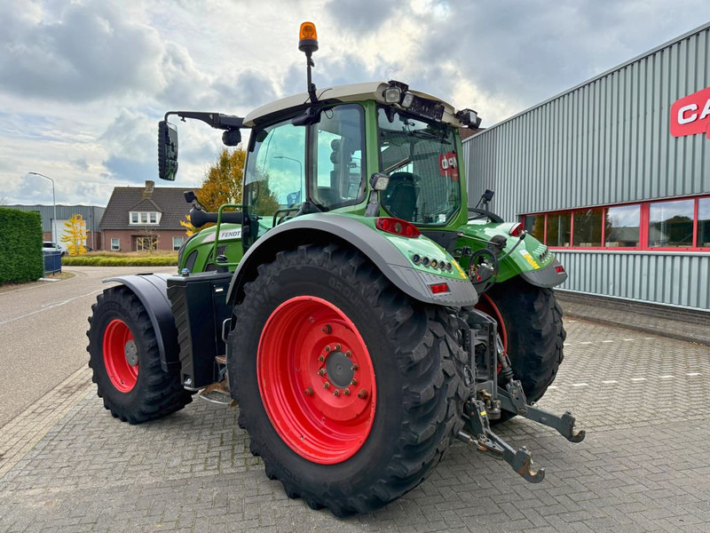 Fendt 724 Vario S4 Profiplus - Трактор: фото 2 Fendt 724 Vario S4 Profiplus - Трактор: фото 2