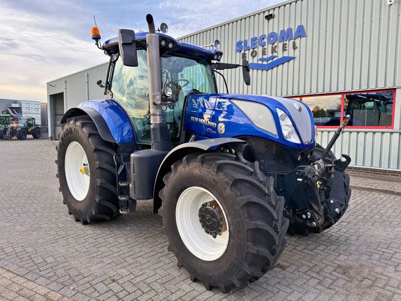New Holland T7.270 AC 10 Years Blue Power Edition - Трактор: фото 4 New Holland T7.270 AC 10 Years Blue Power Edition - Трактор: фото 4
