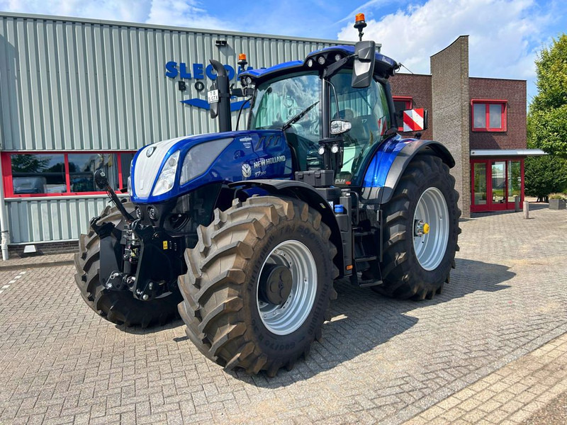 New Holland T7.300 AC New Gen Blue Power DEMO - Трактор: фото 1 New Holland T7.300 AC New Gen Blue Power DEMO - Трактор: фото 1