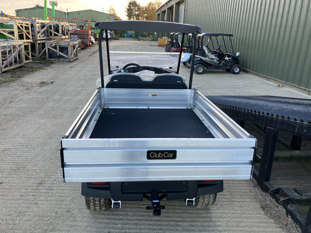 Club Car Carryall 700 w/ Li-Ion Battery - Квадроцикл: фото 4 Club Car Carryall 700 w/ Li-Ion Battery - Квадроцикл: фото 4