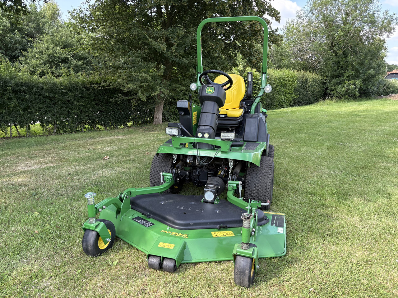 John Deere 1570 Out-Front Mower - Газонокосилка: фото 2 John Deere 1570 Out-Front Mower - Газонокосилка: фото 2