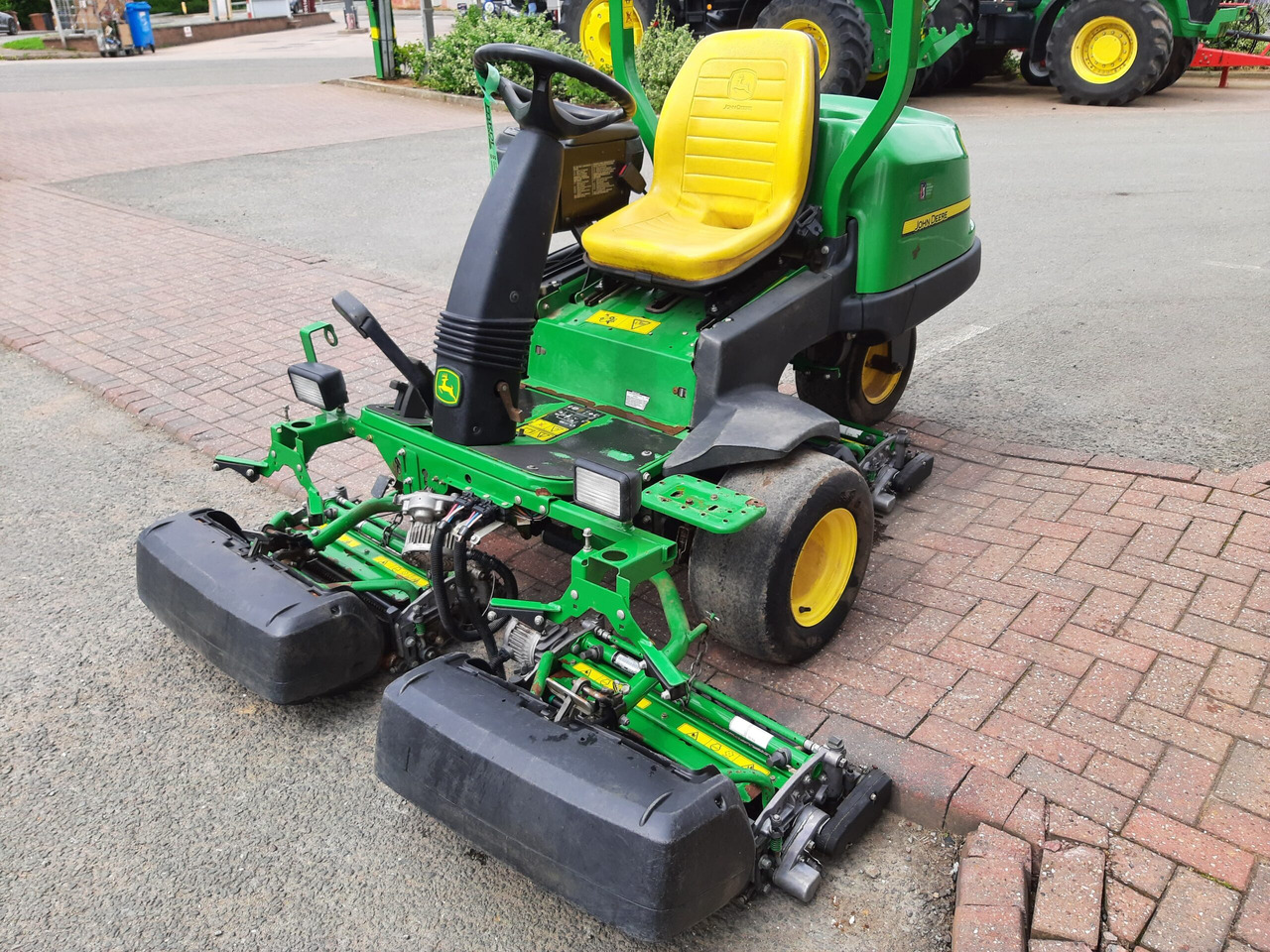 John Deere 2500E greens triple mower - Газонокосилка: фото 1 John Deere 2500E greens triple mower - Газонокосилка: фото 1