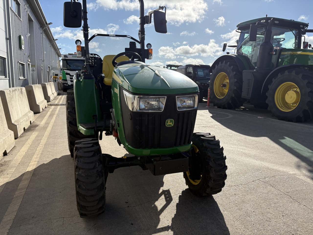 John Deere 3025E Compact tractor - Минитрактор: фото 3 John Deere 3025E Compact tractor - Минитрактор: фото 3