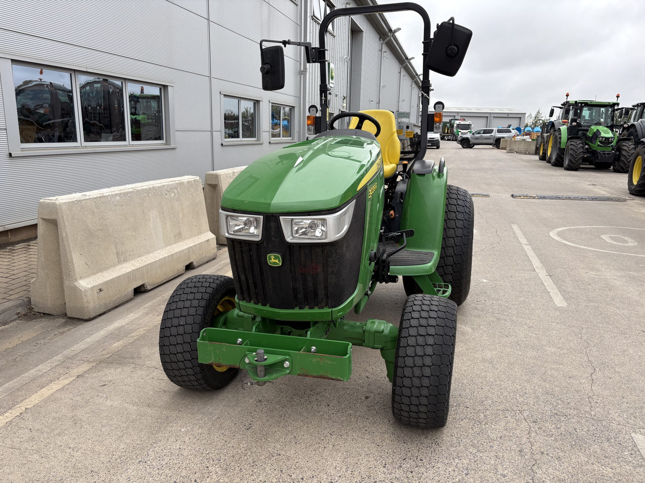 John Deere 3039R Compact Tractor - Минитрактор: фото 3 John Deere 3039R Compact Tractor - Минитрактор: фото 3