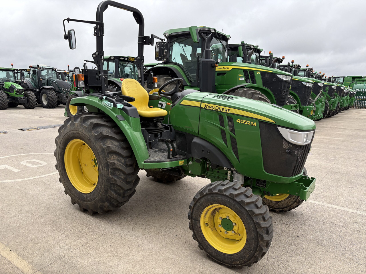 John Deere 4052M Compact Tractor - Минитрактор: фото 3 John Deere 4052M Compact Tractor - Минитрактор: фото 3