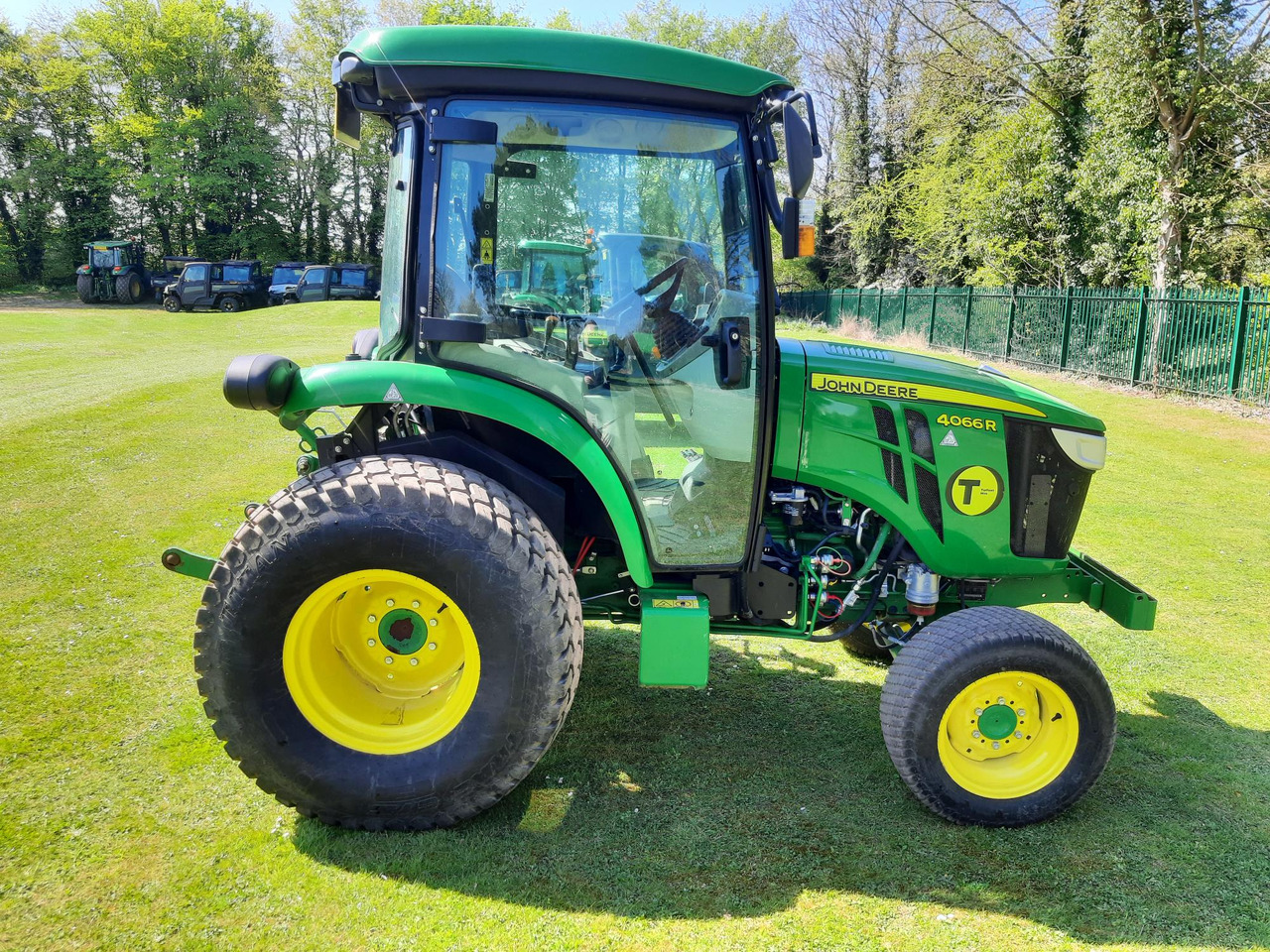 John Deere 4066R Compact Tractor - Минитрактор: фото 3 John Deere 4066R Compact Tractor - Минитрактор: фото 3