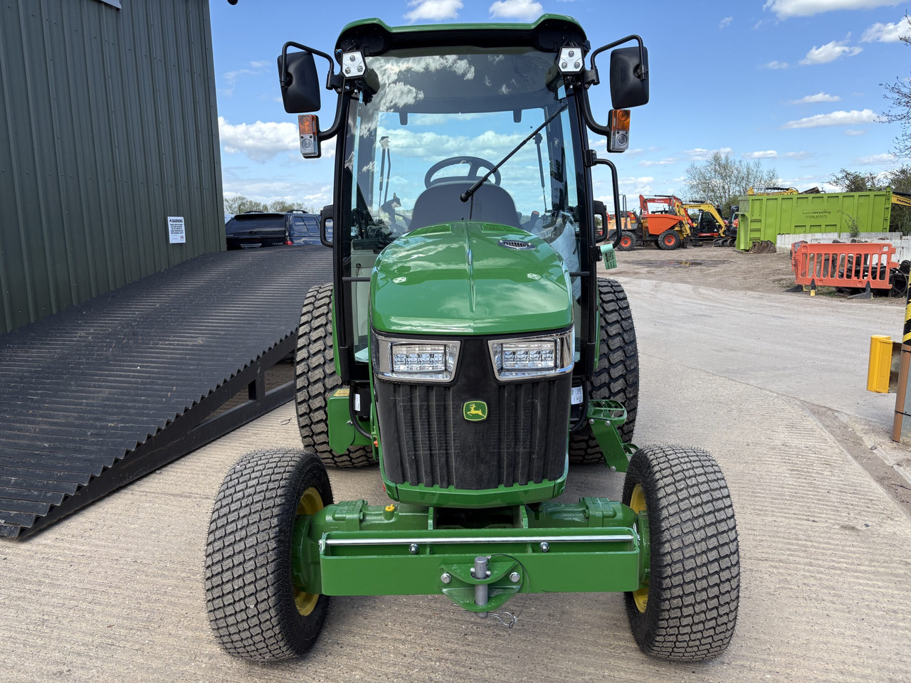 John Deere 4066R Compact Tractor - Минитрактор: фото 4 John Deere 4066R Compact Tractor - Минитрактор: фото 4