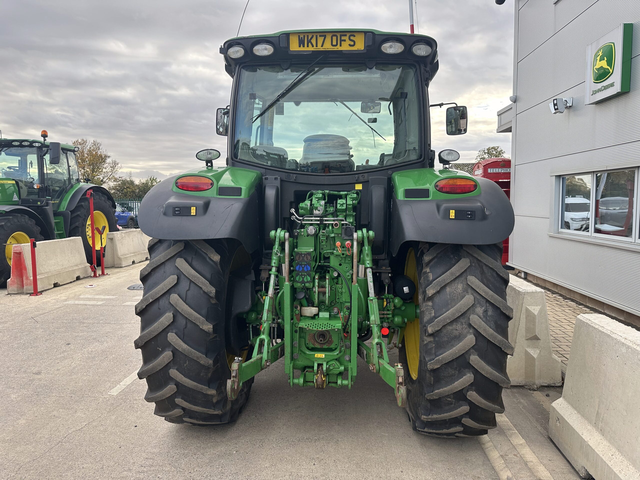 John Deere 6135R - Трактор: фото 4 John Deere 6135R - Трактор: фото 4