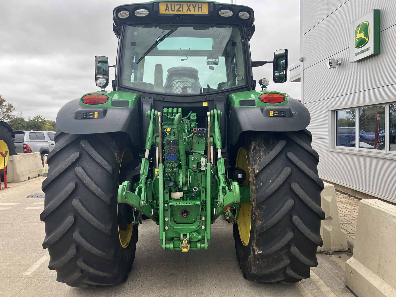 John Deere 6155R - Трактор: фото 4 John Deere 6155R - Трактор: фото 4