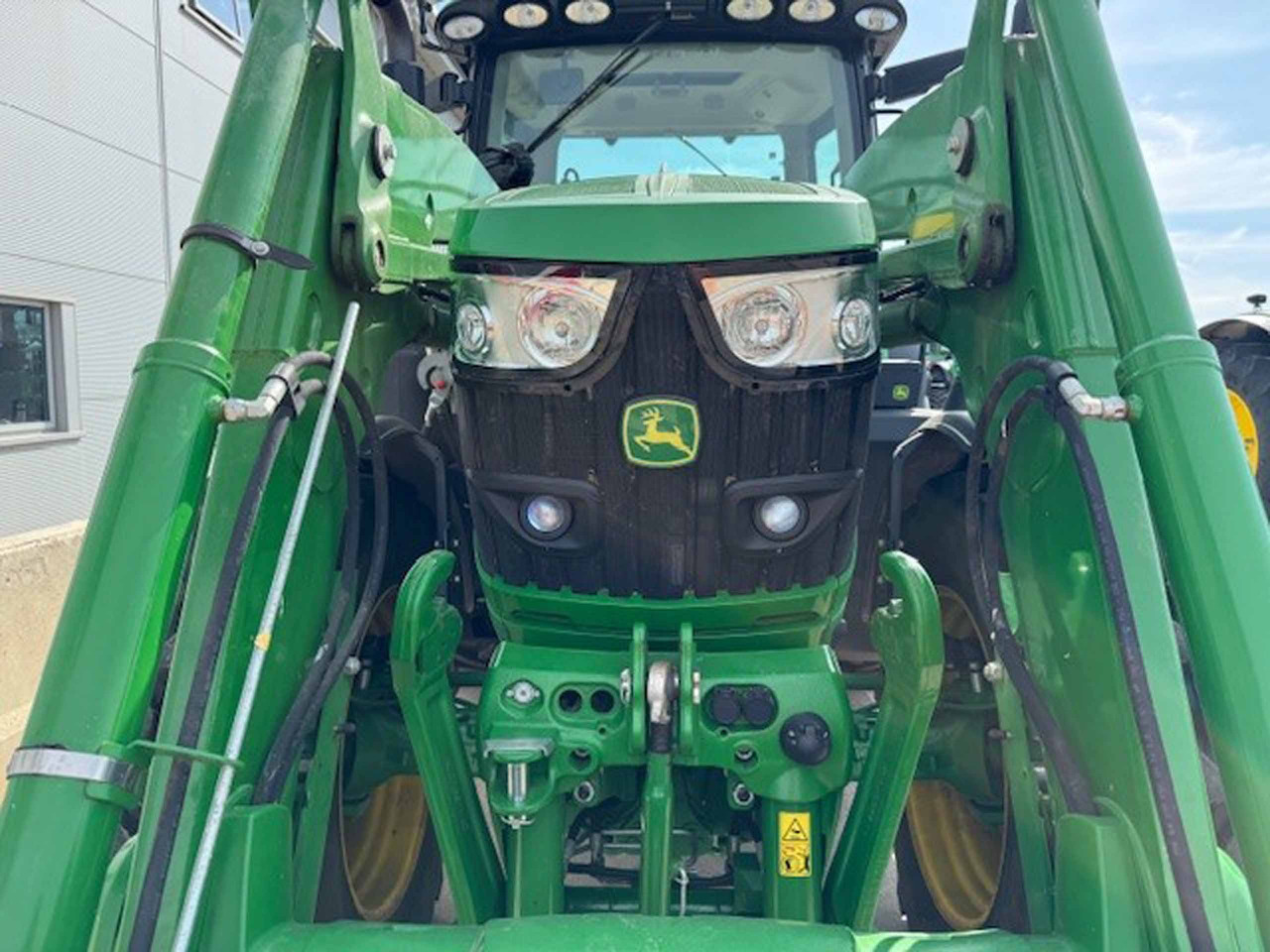 John Deere 6155R - Трактор: фото 4 John Deere 6155R - Трактор: фото 4