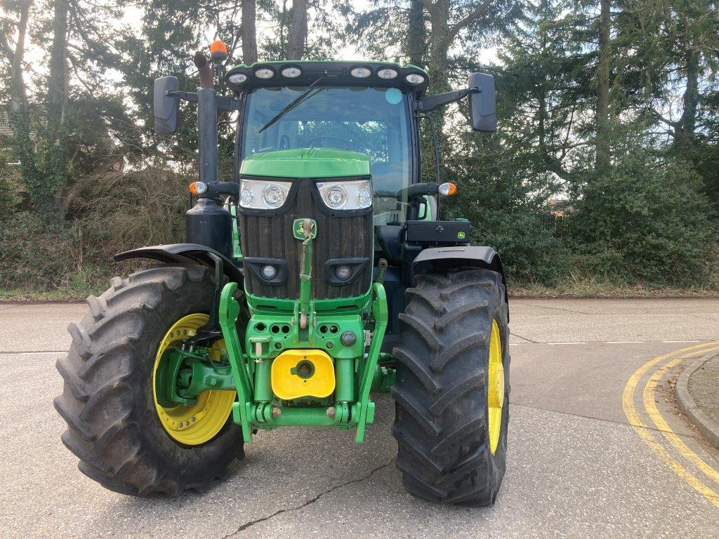 John Deere 6215R - Трактор: фото 2 John Deere 6215R - Трактор: фото 2