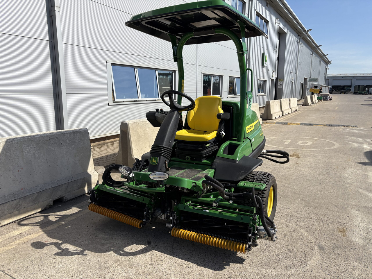 John Deere 7200A Trim & Surrounds mower - Газонокосилка: фото 2 John Deere 7200A Trim & Surrounds mower - Газонокосилка: фото 2