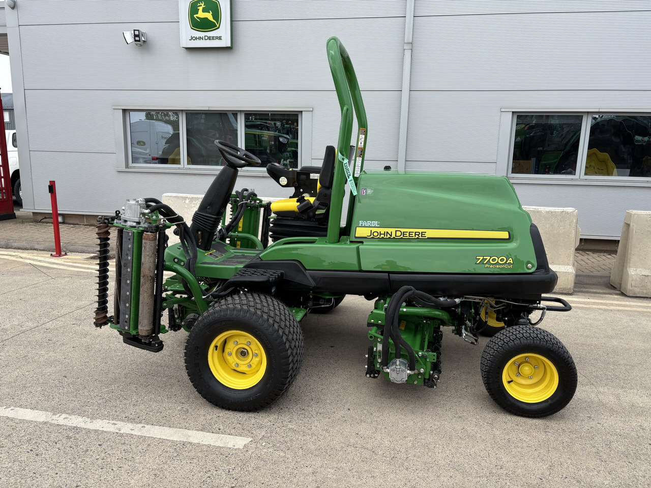 John Deere 7700A Fairway Mower - Газонокосилка: фото 1 John Deere 7700A Fairway Mower - Газонокосилка: фото 1