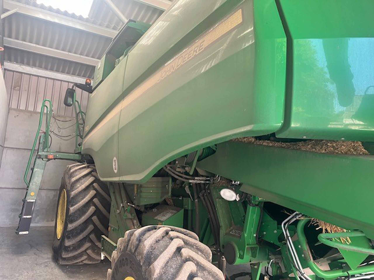 John Deere T560i HillMaster - Зерноуборочный комбайн: фото 2 John Deere T560i HillMaster - Зерноуборочный комбайн: фото 2
