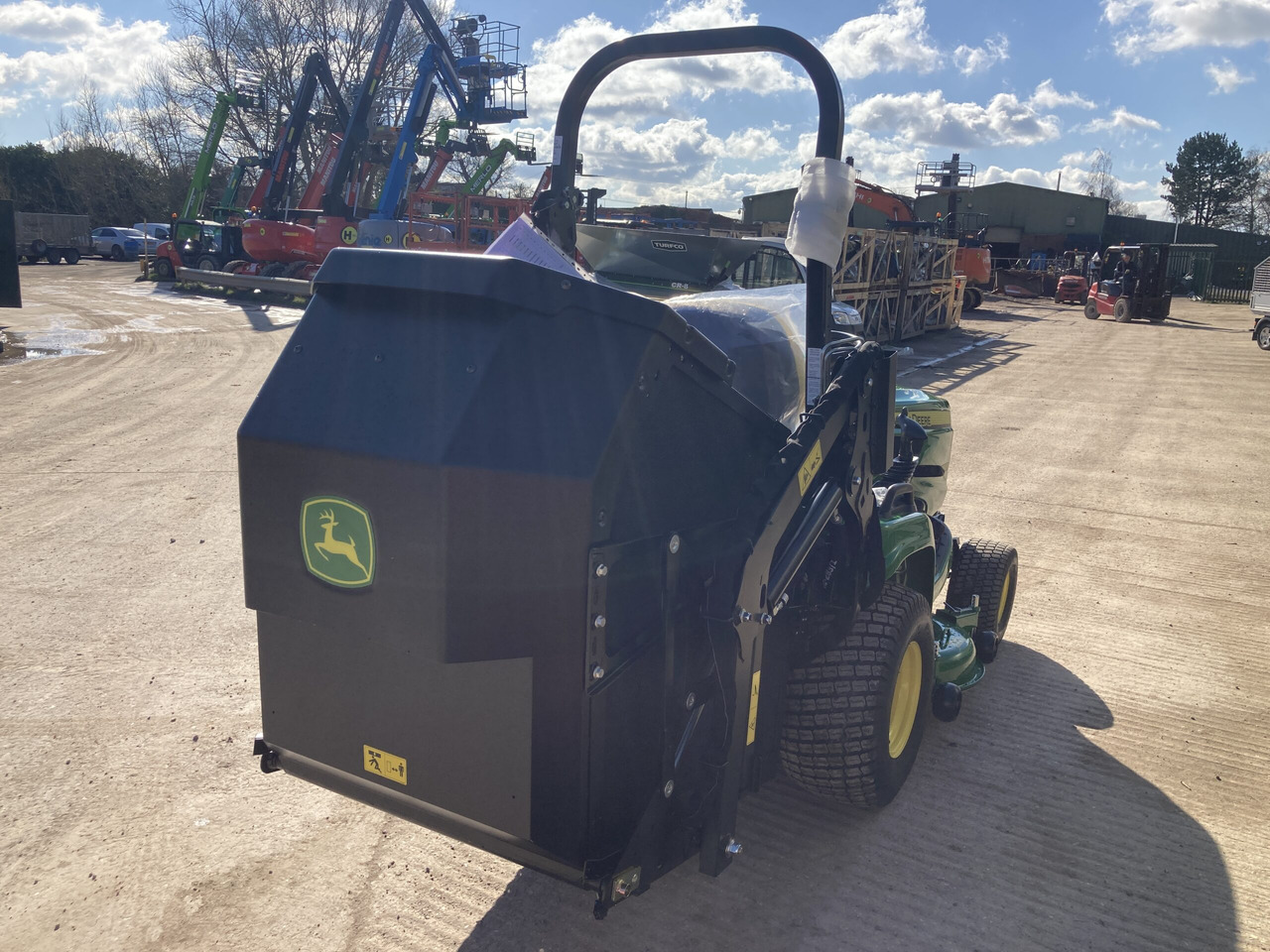 John Deere X950R ride on cut and collect mower - Газонокосилка: фото 5 John Deere X950R ride on cut and collect mower - Газонокосилка: фото 5