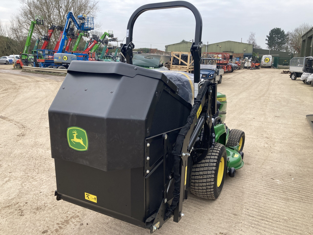John Deere X950R ride on cut and collect mower - Газонокосилка: фото 5 John Deere X950R ride on cut and collect mower - Газонокосилка: фото 5