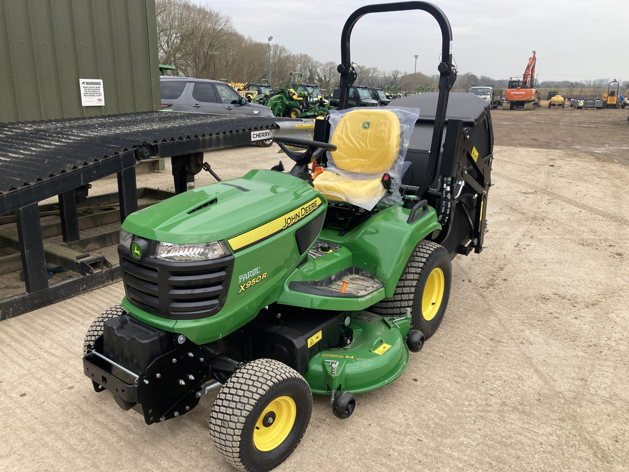 John Deere X950R ride on cut and collect mower - Газонокосилка: фото 1 John Deere X950R ride on cut and collect mower - Газонокосилка: фото 1