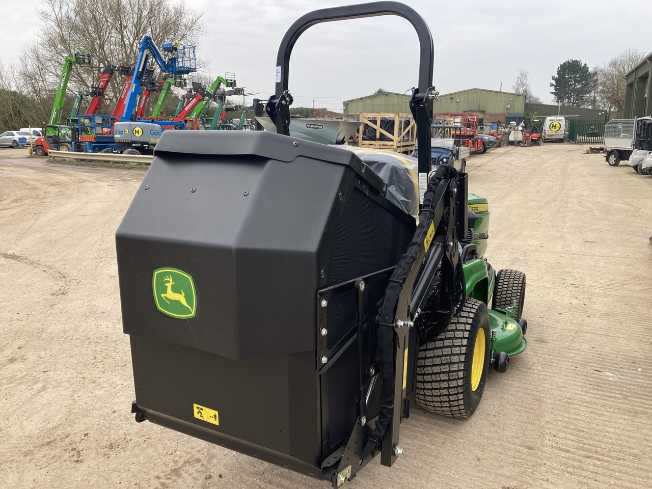 John Deere X950R ride on cut and collect mower - Газонокосилка: фото 5 John Deere X950R ride on cut and collect mower - Газонокосилка: фото 5