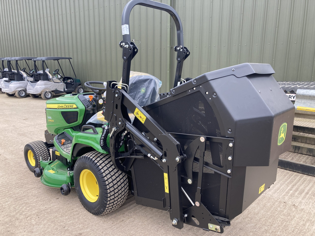 John Deere X950R ride on cut and collect mower - Газонокосилка: фото 3 John Deere X950R ride on cut and collect mower - Газонокосилка: фото 3