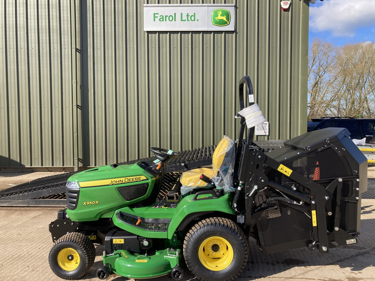 John Deere X950R ride on cut and collect mower - Газонокосилка: фото 2 John Deere X950R ride on cut and collect mower - Газонокосилка: фото 2