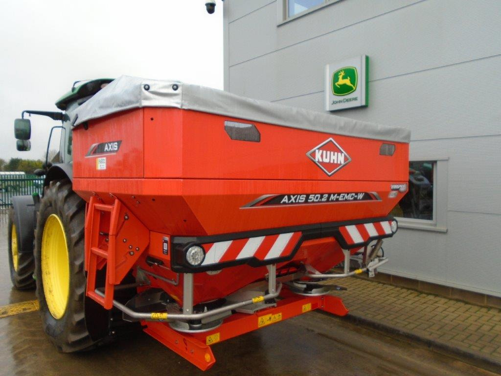 Kuhn Axis 50.2 M EMC W ISO PRO - Разбрасыватель удобрений: фото 1 Kuhn Axis 50.2 M EMC W ISO PRO - Разбрасыватель удобрений: фото 1