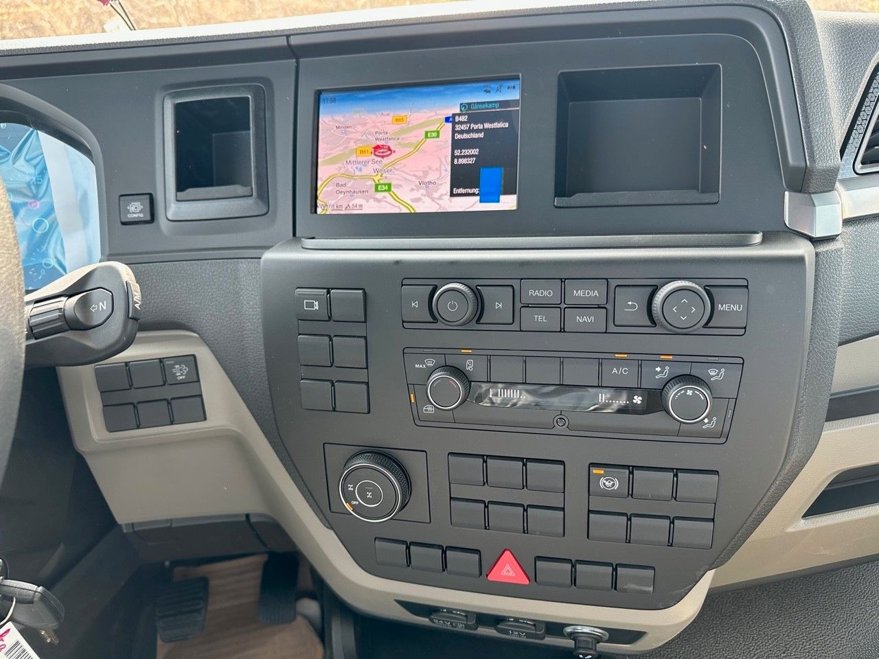 Автоманипулятор MAN TGM 18.320 4x4 Euro 6e Pritsche Hiab 228-4 Kran: фото 24