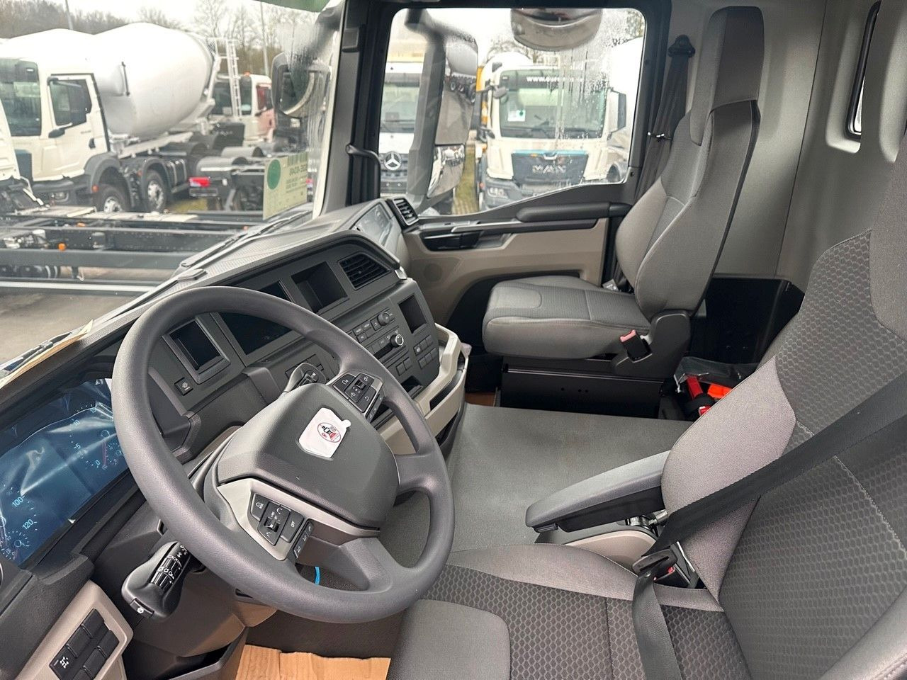 MAN TGS 18.400 4x4 Euro 6e Hyva Absetzkipper - Самосвал, Автоманипулятор: фото 4 MAN TGS 18.400 4x4 Euro 6e Hyva Absetzkipper - Самосвал, Автоманипулятор: фото 4