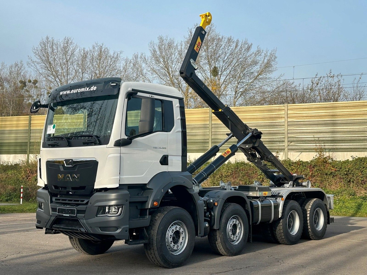MAN TGS 35.520 8x4 Euro6e Hyva 26-55 Abrollkipper - Крюковой мультилифт: фото 1 MAN TGS 35.520 8x4 Euro6e Hyva 26-55 Abrollkipper - Крюковой мультилифт: фото 1
