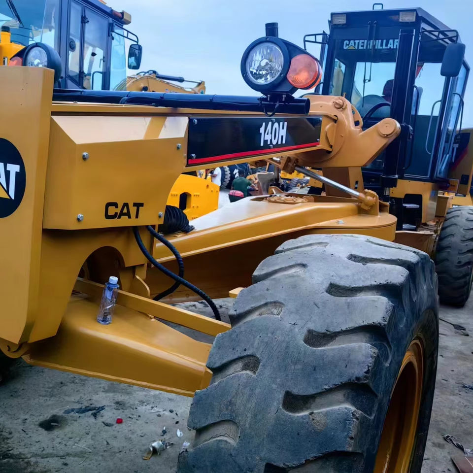 CAT 140H Grader Used Second Hand Good Condition for Sale From Janpan - Грейдер: фото 1 CAT 140H Grader Used Second Hand Good Condition for Sale From Janpan - Грейдер: фото 1