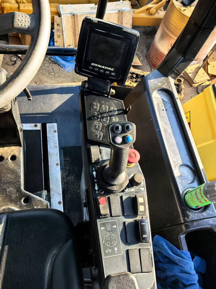 DYNAPAC CC6200 - Каток: фото 4 DYNAPAC CC6200 - Каток: фото 4