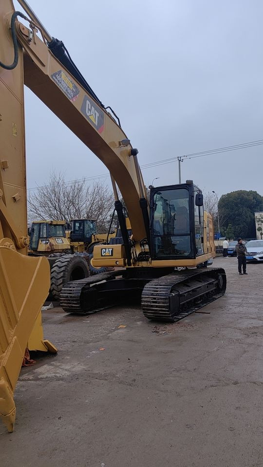 Good Sale USED Excavator Cat CAT 320 20 Ton Mini Excavator China Makes Carter Excavators - Мини-экскаватор: фото 2 Good Sale USED Excavator Cat CAT 320 20 Ton Mini Excavator China Makes Carter Excavators - Мини-экскаватор: фото 2