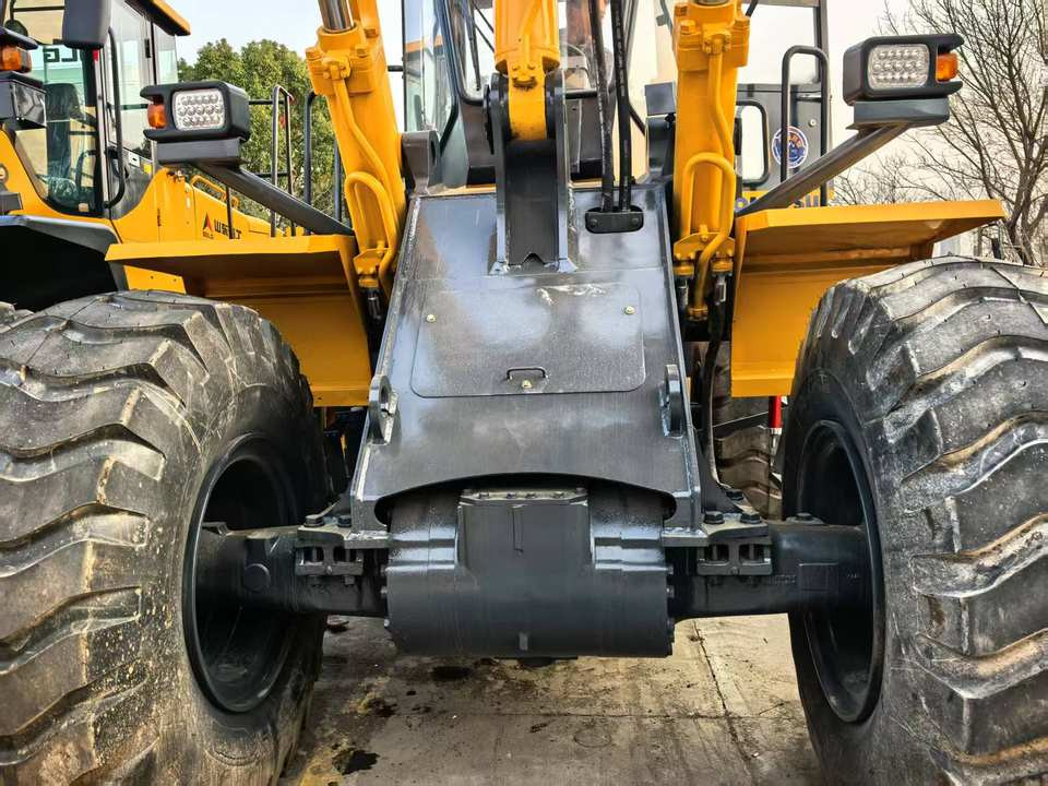 Japan Komatsu WA380-3 WA380-6 WA400-1 WA400-3 WA320-6 WA430-5 Mining Wheel Loader, Used Komatsu WA380 Mini Front End Loader - Колёсный погрузчик: фото 3 Japan Komatsu WA380-3 WA380-6 WA400-1 WA400-3 WA320-6 WA430-5 Mining Wheel Loader, Used Komatsu WA380 Mini Front End Loader - Колёсный погрузчик: фото 3