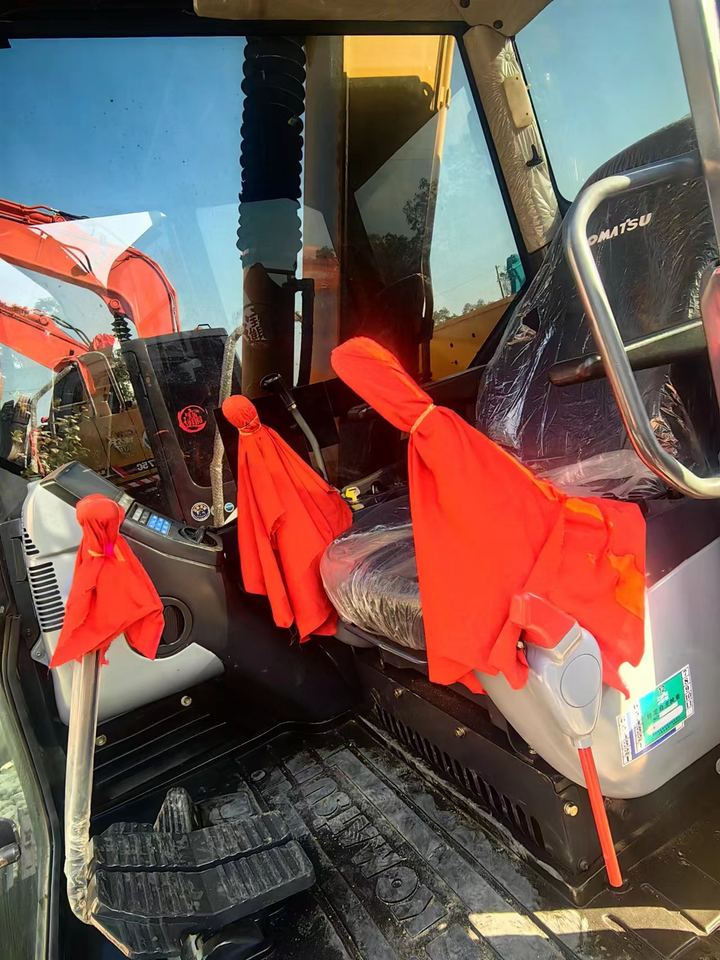 KOMATSU PC 70-8 - Гусеничный экскаватор: фото 4 KOMATSU PC 70-8 - Гусеничный экскаватор: фото 4