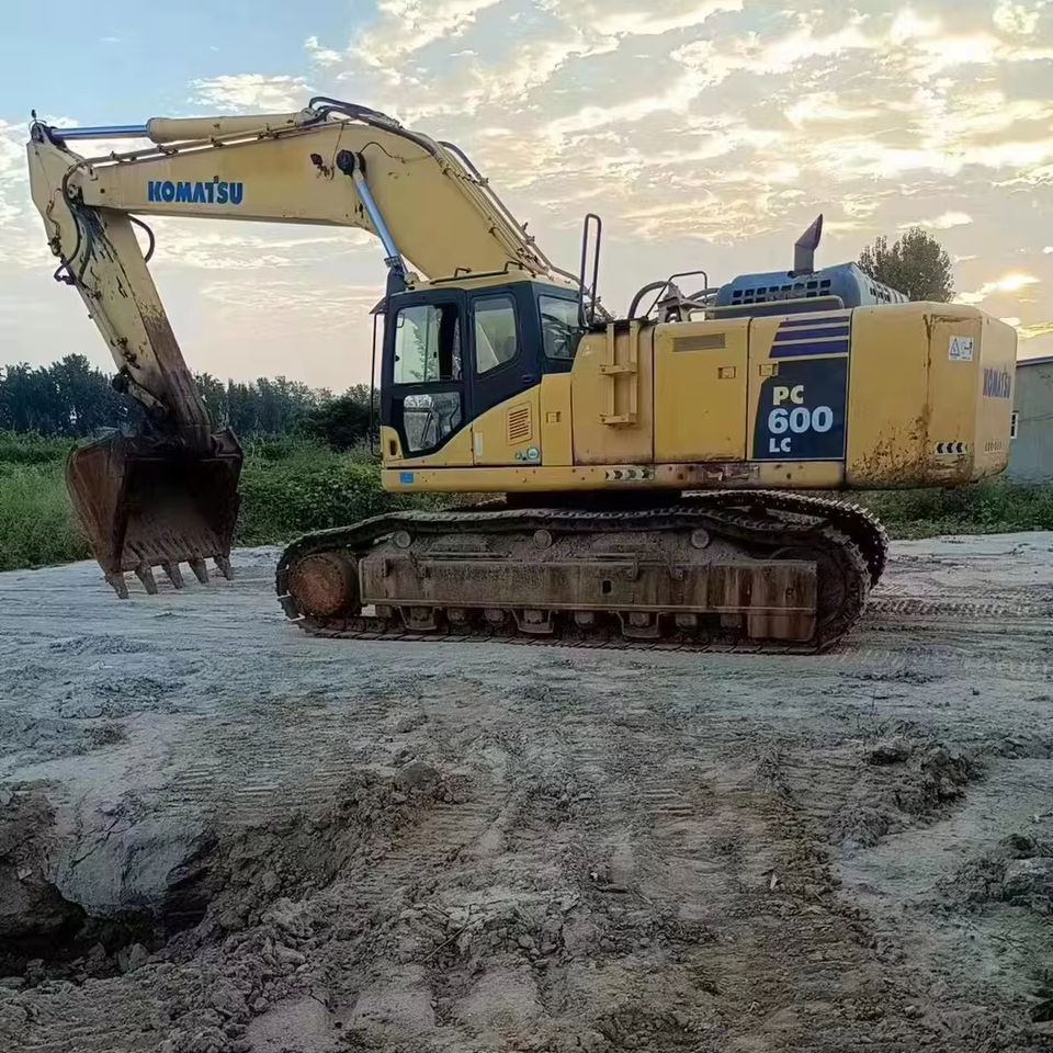 Original Good Condition USED Excavator PC600LC-8 60 Ton Excavator Crawler Excavator for Komatsu on Sale - Гусеничный экскаватор: фото 1 Original Good Condition USED Excavator PC600LC-8 60 Ton Excavator Crawler Excavator for Komatsu on Sale - Гусеничный экскаватор: фото 1