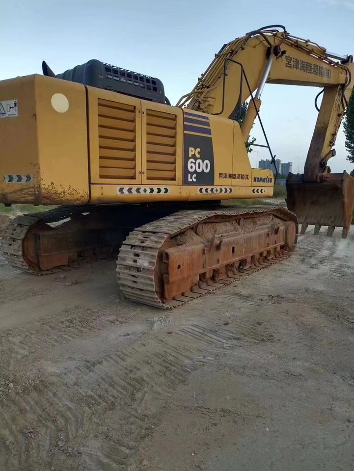 Original Good Condition USED Excavator PC600LC-8 60 Ton Excavator Crawler Excavator for Komatsu on Sale - Гусеничный экскаватор: фото 2 Original Good Condition USED Excavator PC600LC-8 60 Ton Excavator Crawler Excavator for Komatsu on Sale - Гусеничный экскаватор: фото 2