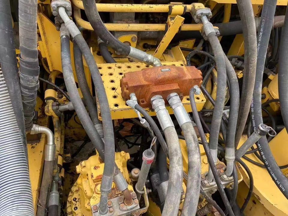 USED EXCAVATOR Good Condition Komatsu PC600-8 Original Japan Cheap Used Excavators Used Original Japan Komatsu PC600 - Гусеничный экскаватор: фото 3 USED EXCAVATOR Good Condition Komatsu PC600-8 Original Japan Cheap Used Excavators Used Original Japan Komatsu PC600 - Гусеничный экскаватор: фото 3