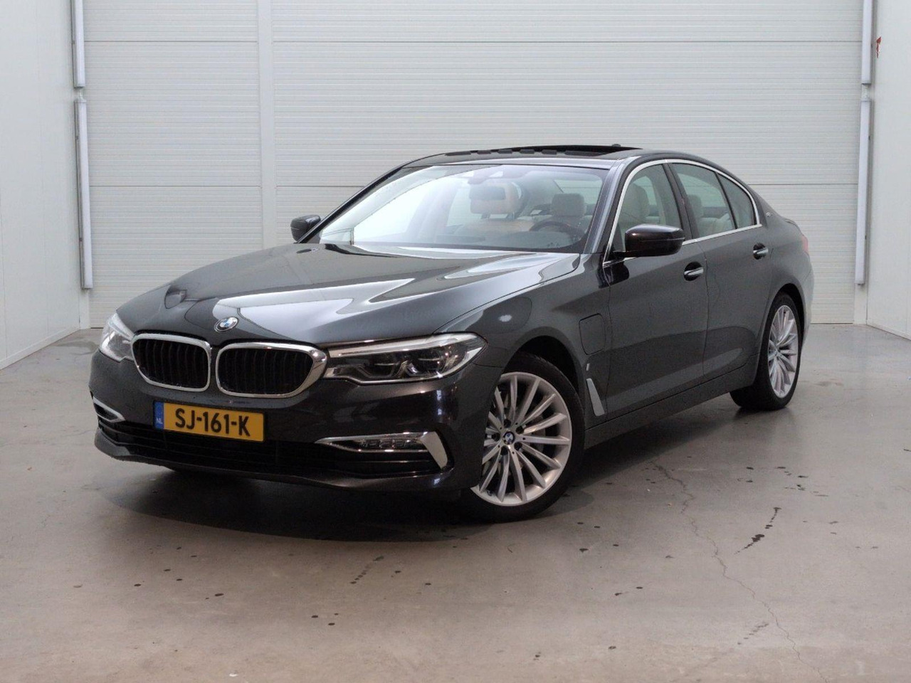 BMW 5-serie 530e iPerformance High Executive | 2018 | 183.874 km | Automaat | SJ161K | NAP: Logisch - Седан: фото 1 BMW 5-serie 530e iPerformance High Executive | 2018 | 183.874 km | Automaat | SJ161K | NAP: Logisch - Седан: фото 1