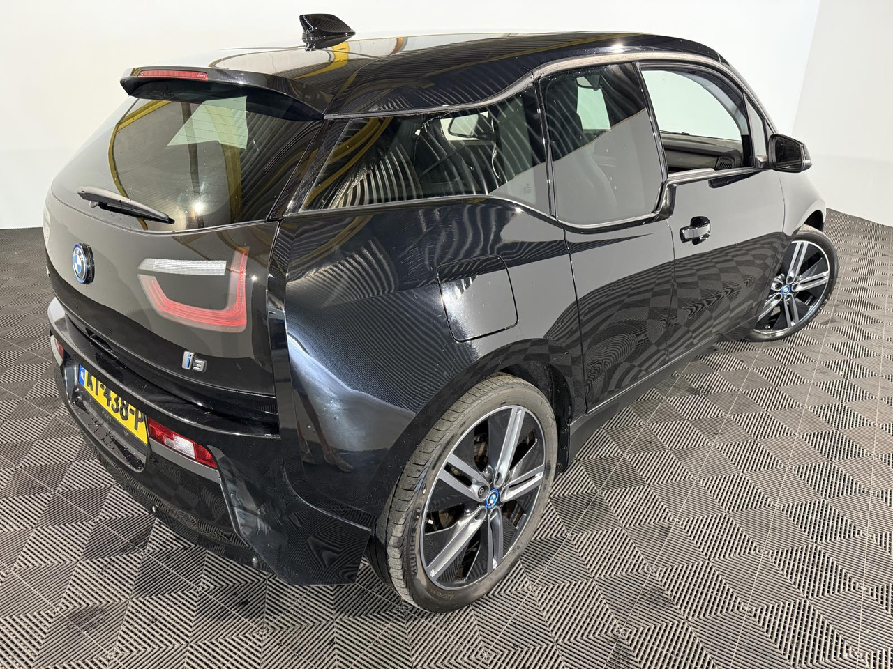 BMW i3 Basis 94Ah 33 kWh | 2017 | 226.715 km | KT-438-P - Хэтчбек: фото 5 BMW i3 Basis 94Ah 33 kWh | 2017 | 226.715 km | KT-438-P - Хэтчбек: фото 5
