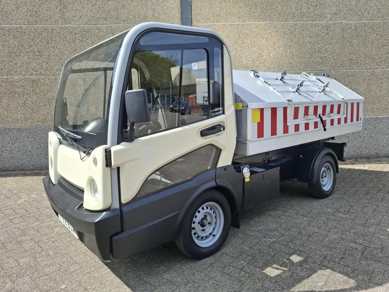 Goupil G5 Elektrische Stratenreinigingsmachine - Грузовой электромобиль: фото 1 Goupil G5 Elektrische Stratenreinigingsmachine - Грузовой электромобиль: фото 1