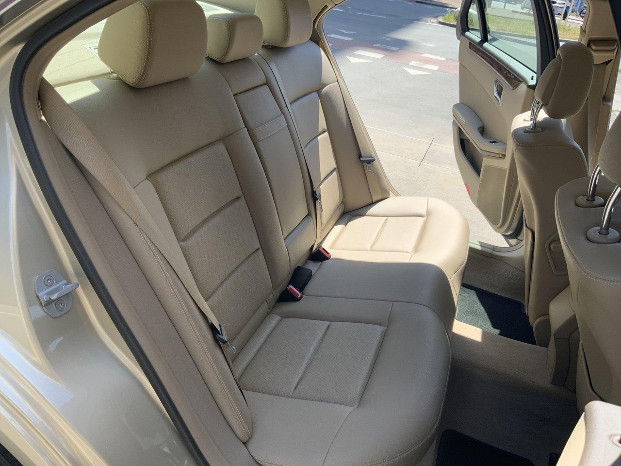Mercedes-Benz E-klasse 200 CGI, 2010, 14-KPJ-5, 173.514KM - Легковой автомобиль: фото 2 Mercedes-Benz E-klasse 200 CGI, 2010, 14-KPJ-5, 173.514KM - Легковой автомобиль: фото 2