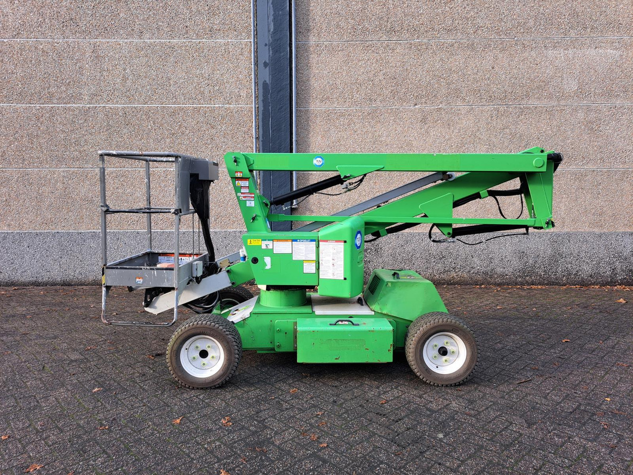 Niftylift HR12 Telescoophoogwerker DE Bi-Energy/Hybride 2WD 12m 2017 - Подъёмник: фото 4 Niftylift HR12 Telescoophoogwerker DE Bi-Energy/Hybride 2WD 12m 2017 - Подъёмник: фото 4