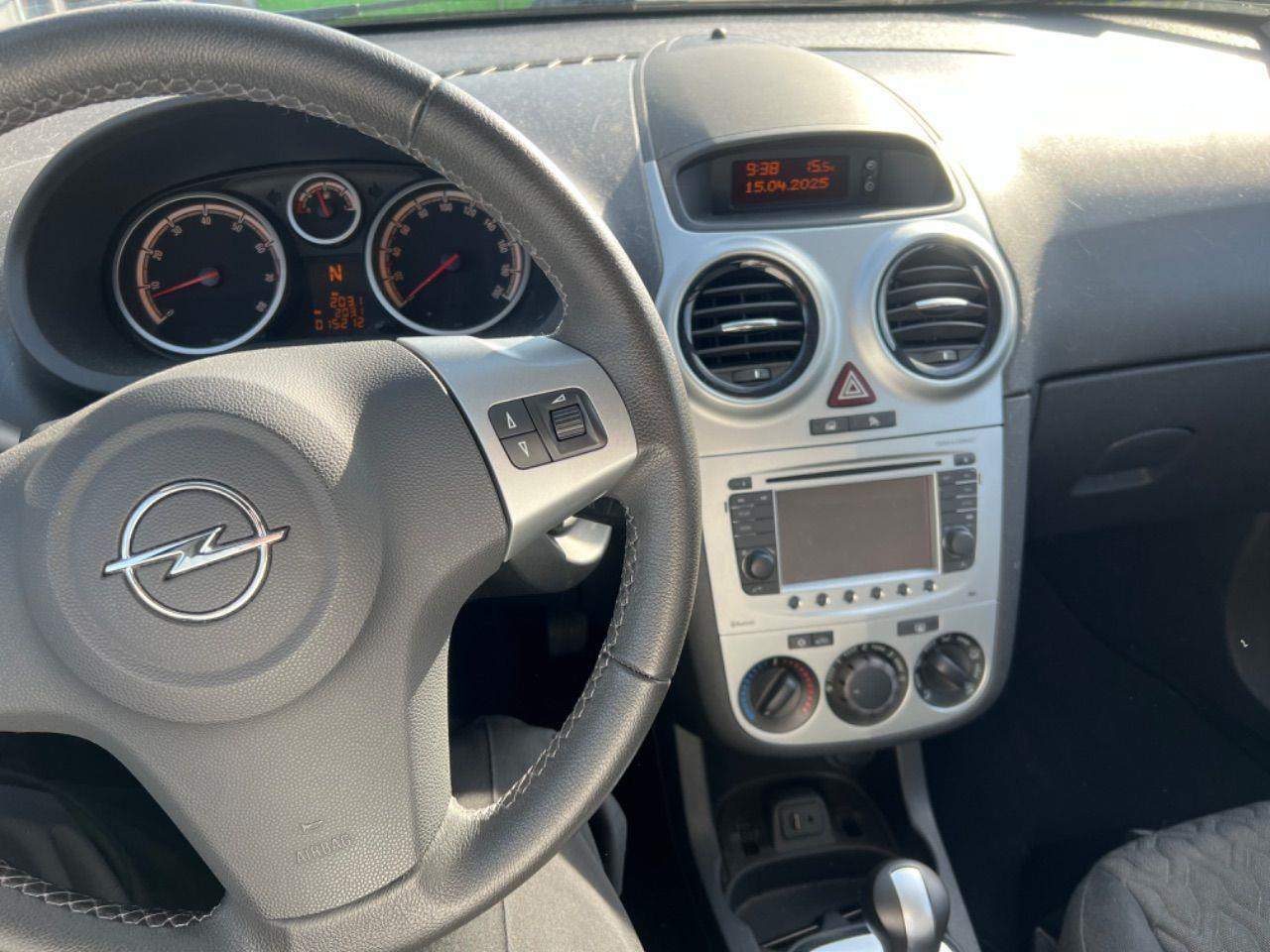 Opel Corsa 1.2 - 16V Design Edition | 2013 | 15.657 km | Automaat | 1KTX05 | NAP: Logisch - Хэтчбек: фото 5 Opel Corsa 1.2 - 16V Design Edition | 2013 | 15.657 km | Automaat | 1KTX05 | NAP: Logisch - Хэтчбек: фото 5