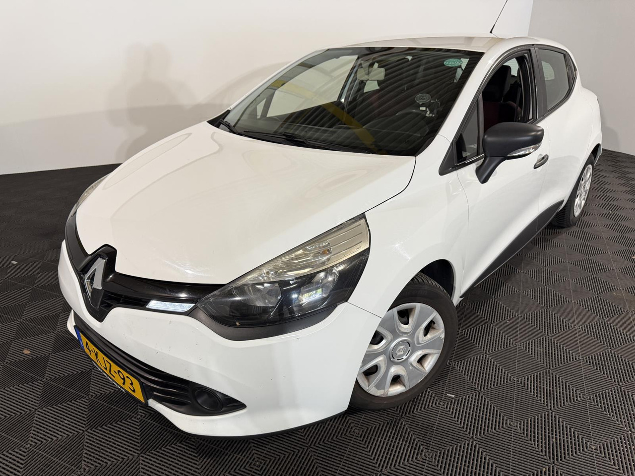 Renault | Clio | 0.9 TCe Authentique | 2013 | 160.970 km | 4KJZ93 | Logisch - Хэтчбек: фото 1 Renault | Clio | 0.9 TCe Authentique | 2013 | 160.970 km | 4KJZ93 | Logisch - Хэтчбек: фото 1