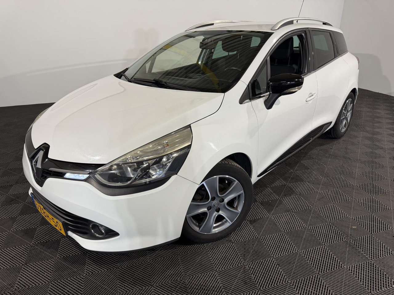 Легковой автомобиль Renault | Clio Estate | 0.9 TCe Night&Day | 2014 | 176.858 km | 3ZBH50 | Logisch: фото 1