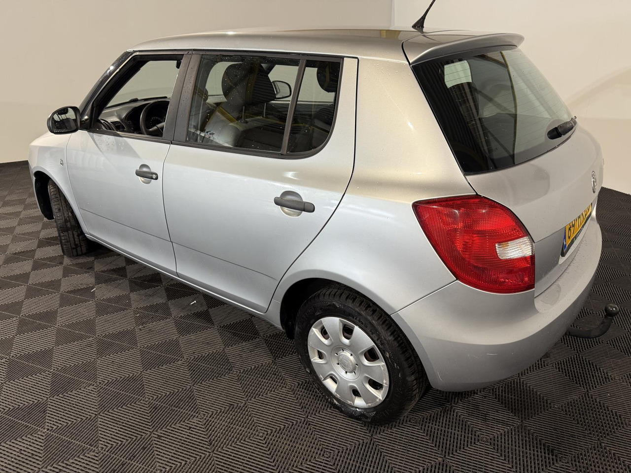 Skoda Fabia 1.2 Plus | 2009 | 170.789 km | 69-HKL-8 - Хэтчбек: фото 2 Skoda Fabia 1.2 Plus | 2009 | 170.789 km | 69-HKL-8 - Хэтчбек: фото 2